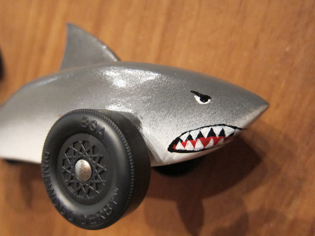 Shark pinewood derby car