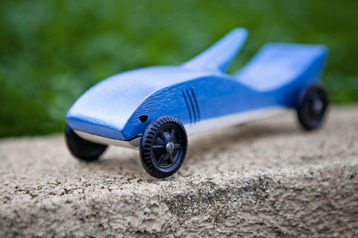 Shark pinewood derby car